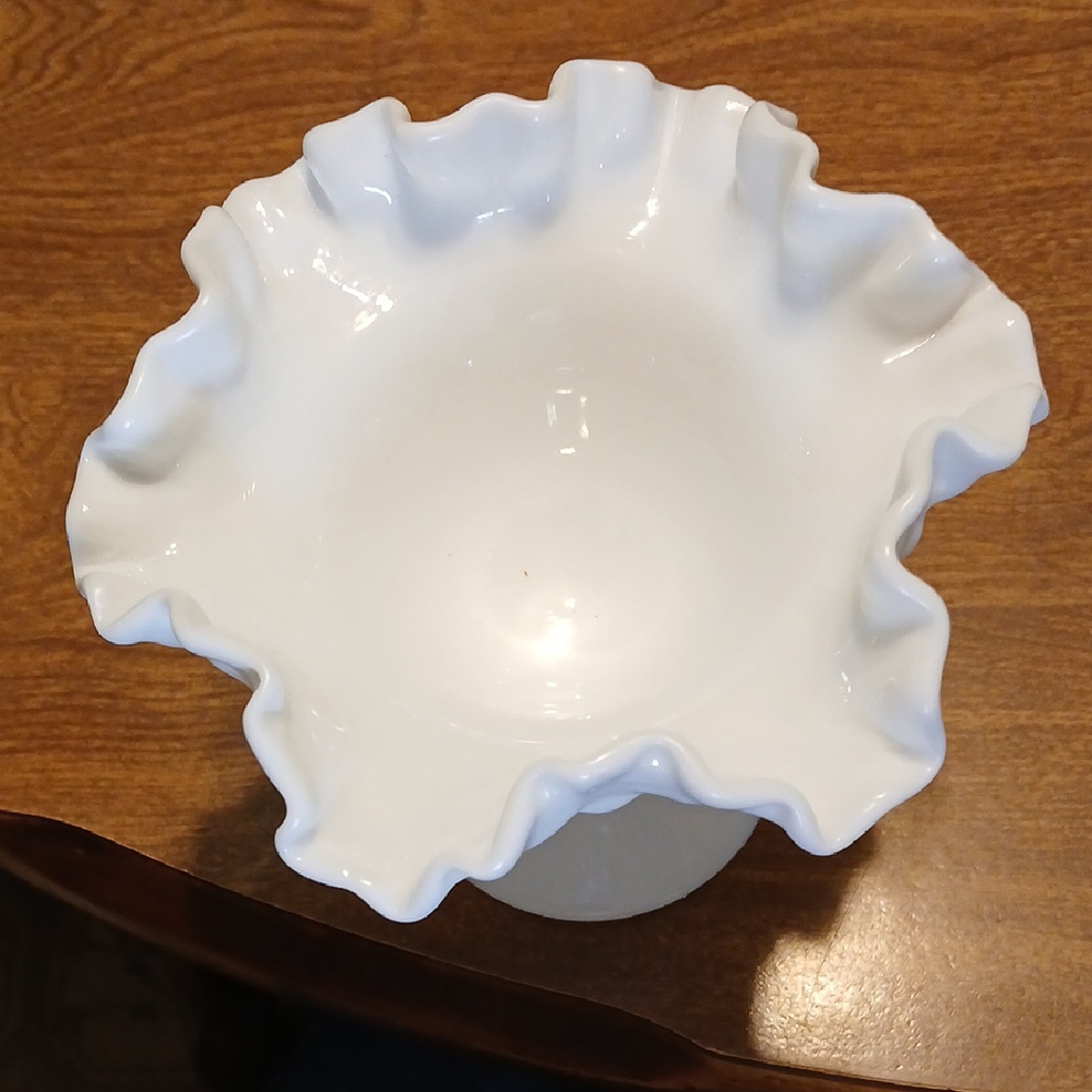 White Ruffled Glass Compote - Picture 4 of 5